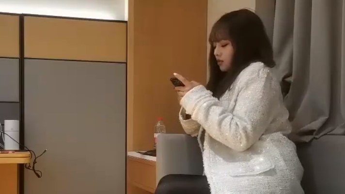 文轩探花约了个黑衣高颜值妹子激情啪啪，翘起屁股口交后入大力猛妹子搞得受不了